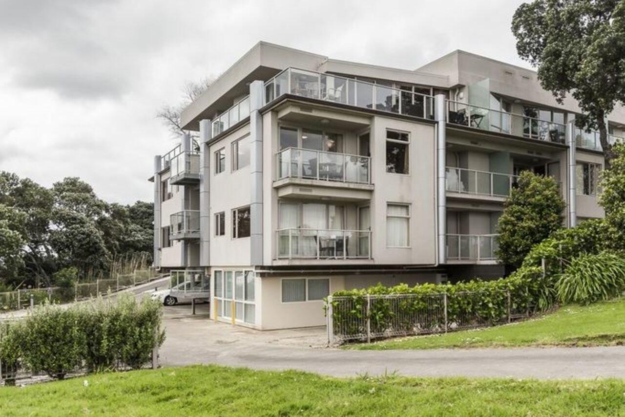 Vr Takapuna Auckland Extérieur photo Apartments in the suburb of Remuera, Auckland