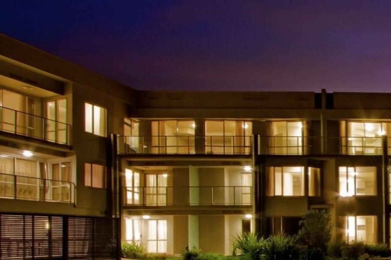 Vr Takapuna Auckland Extérieur photo The Village at night