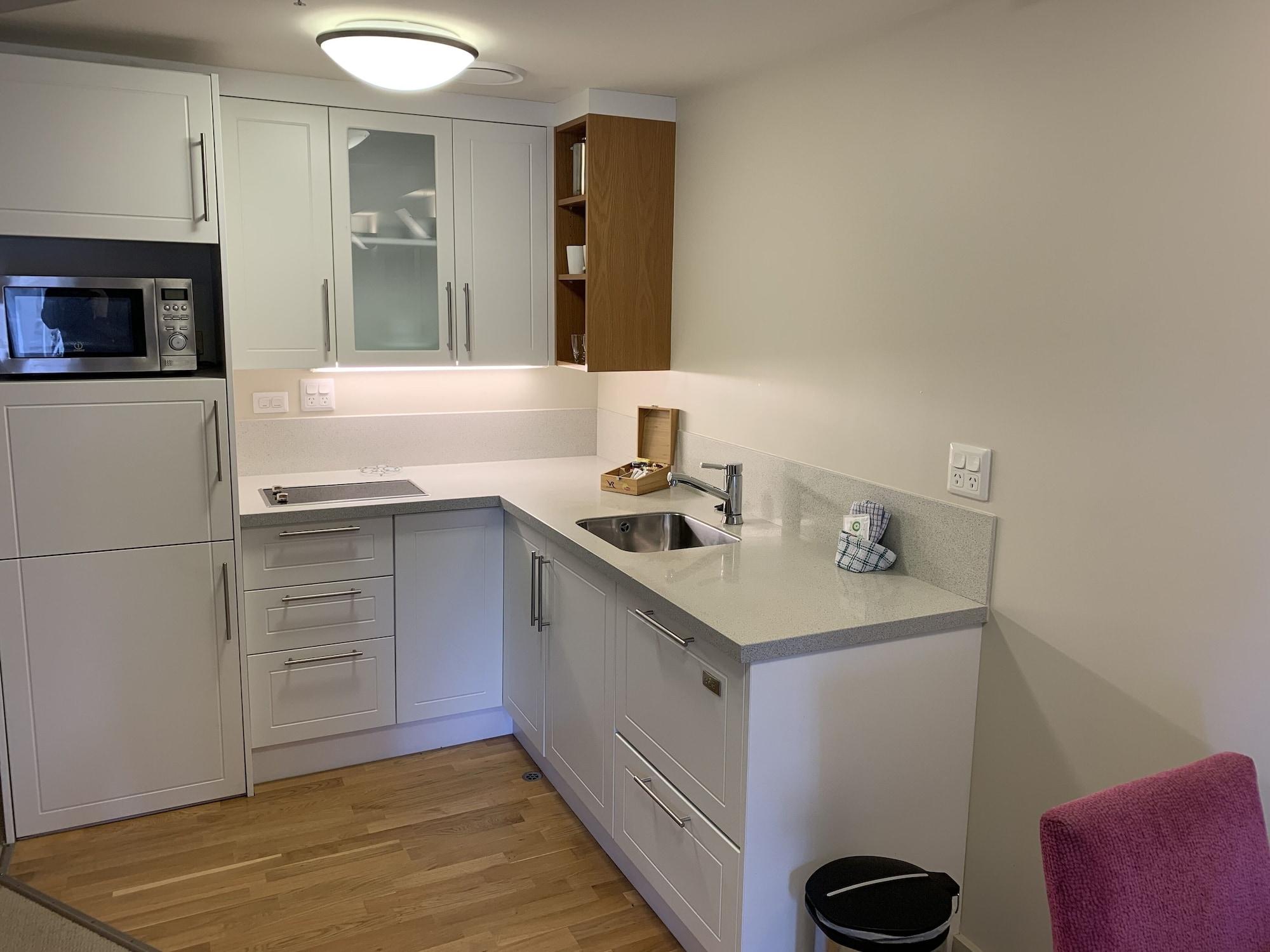 Vr Takapuna Auckland Extérieur photo A typical kitchen in a student apartment