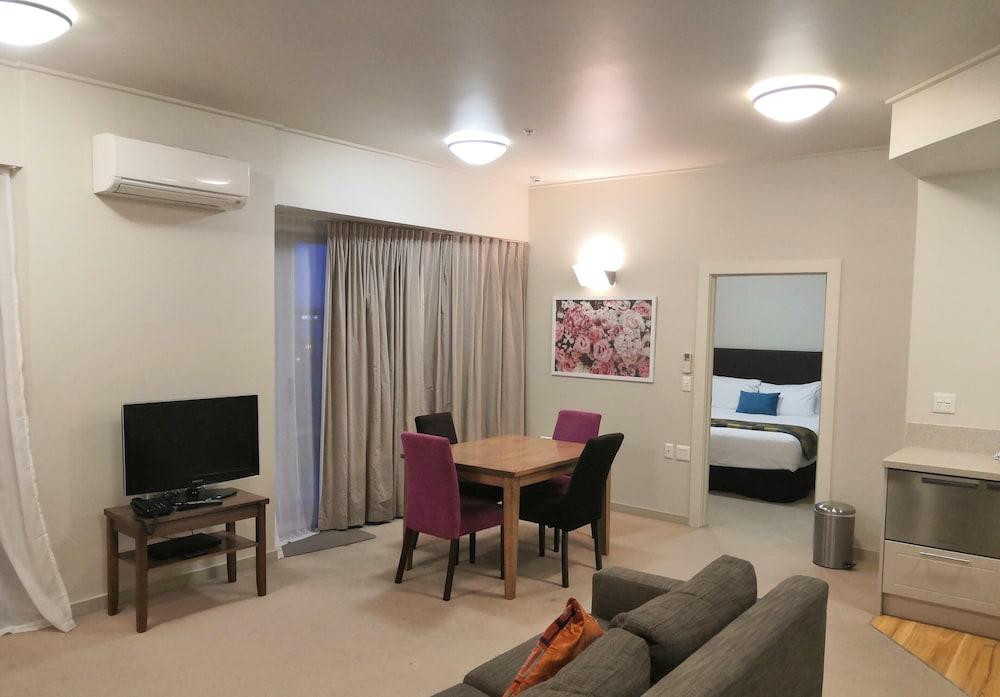 Vr Takapuna Auckland Extérieur photo A typical apartment at the University of Canterbury
