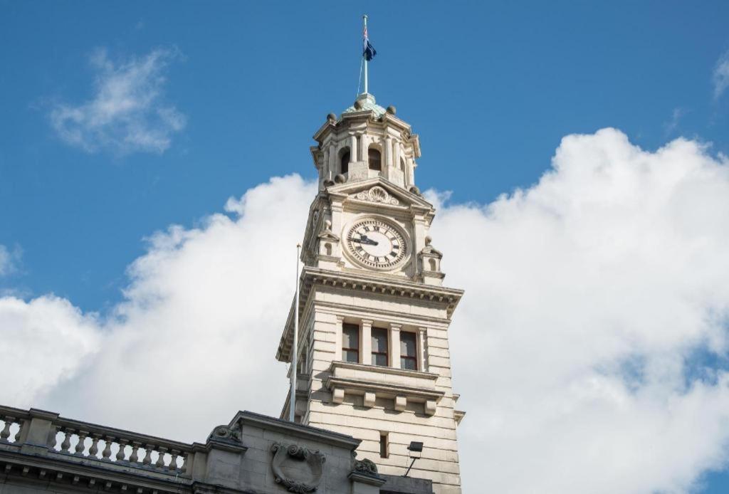 Vr Takapuna Auckland Extérieur photo The clock tower