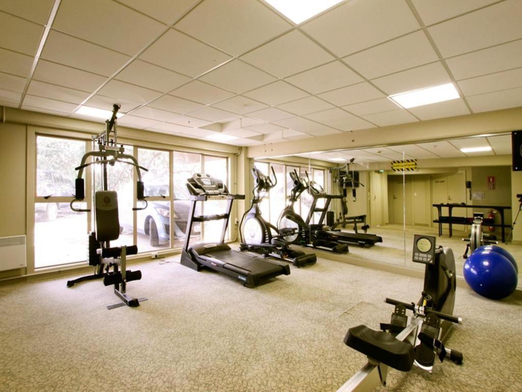 Vr Takapuna Auckland Extérieur photo A typical gym