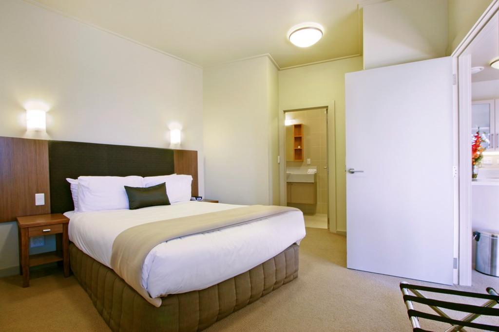 Vr Takapuna Auckland Extérieur photo A typical bedroom at the hotel