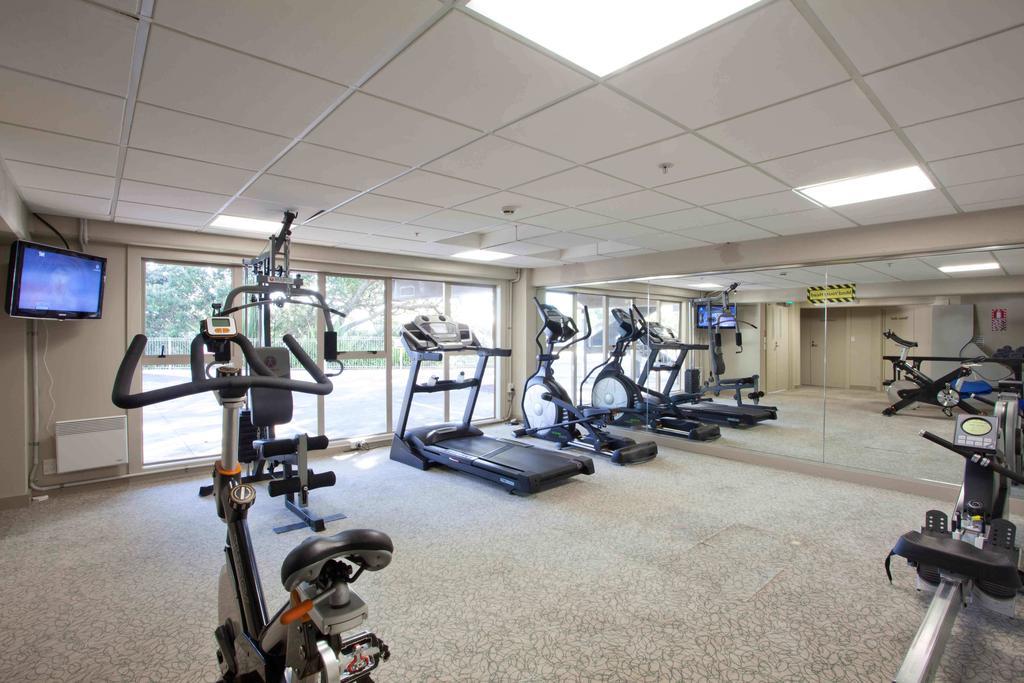 Vr Takapuna Auckland Extérieur photo The gym at the University of Roehampton
