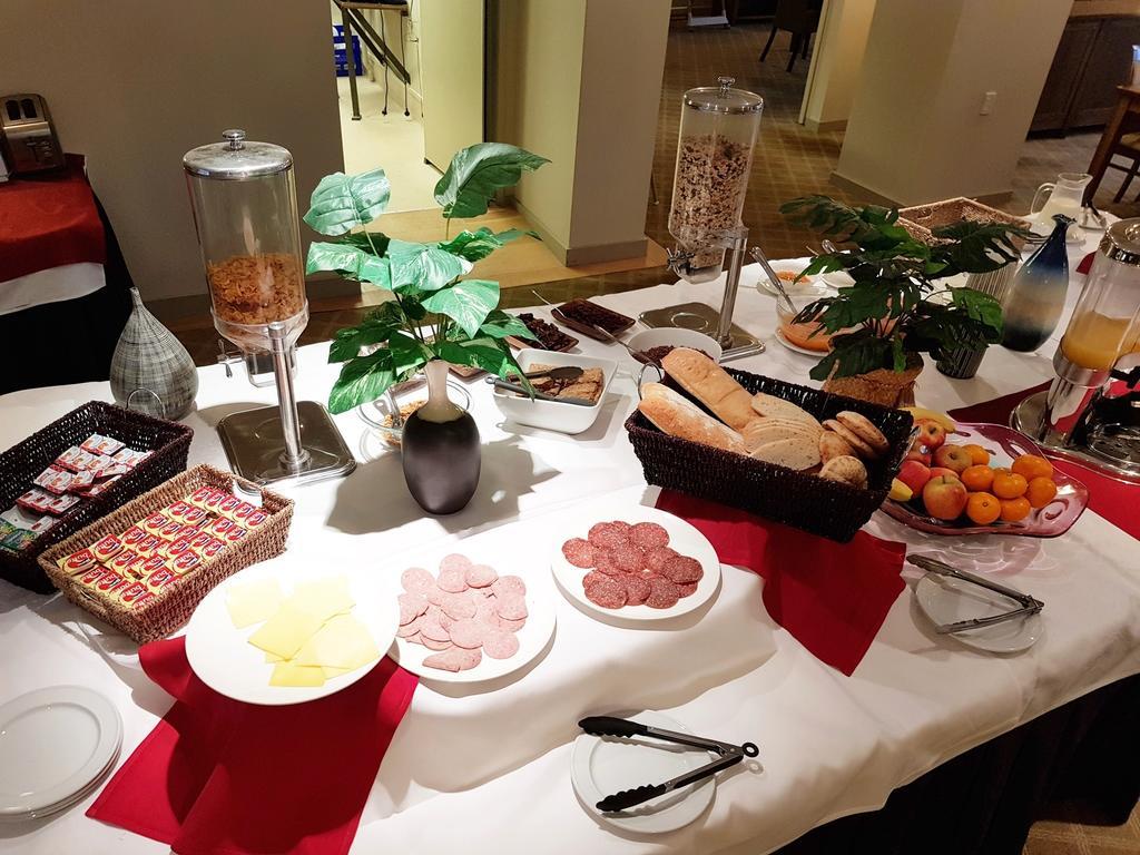Vr Takapuna Auckland Extérieur photo A buffet at a hotel